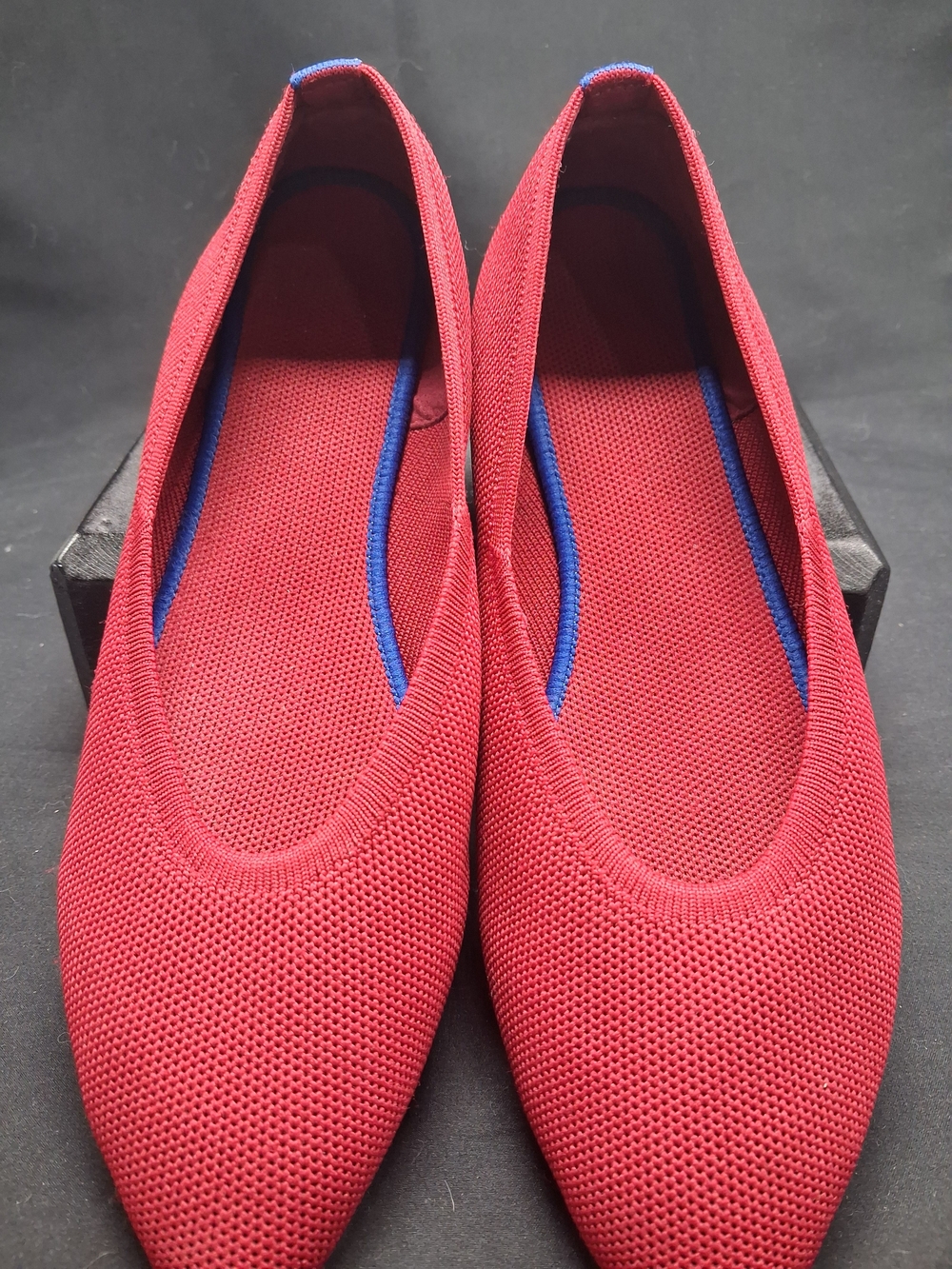 Classic Pointed Red Knit Flats for Everyday Wear
